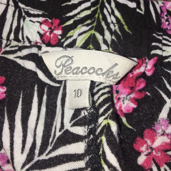 Comfy Floral Shorts - Picture 4 of 4